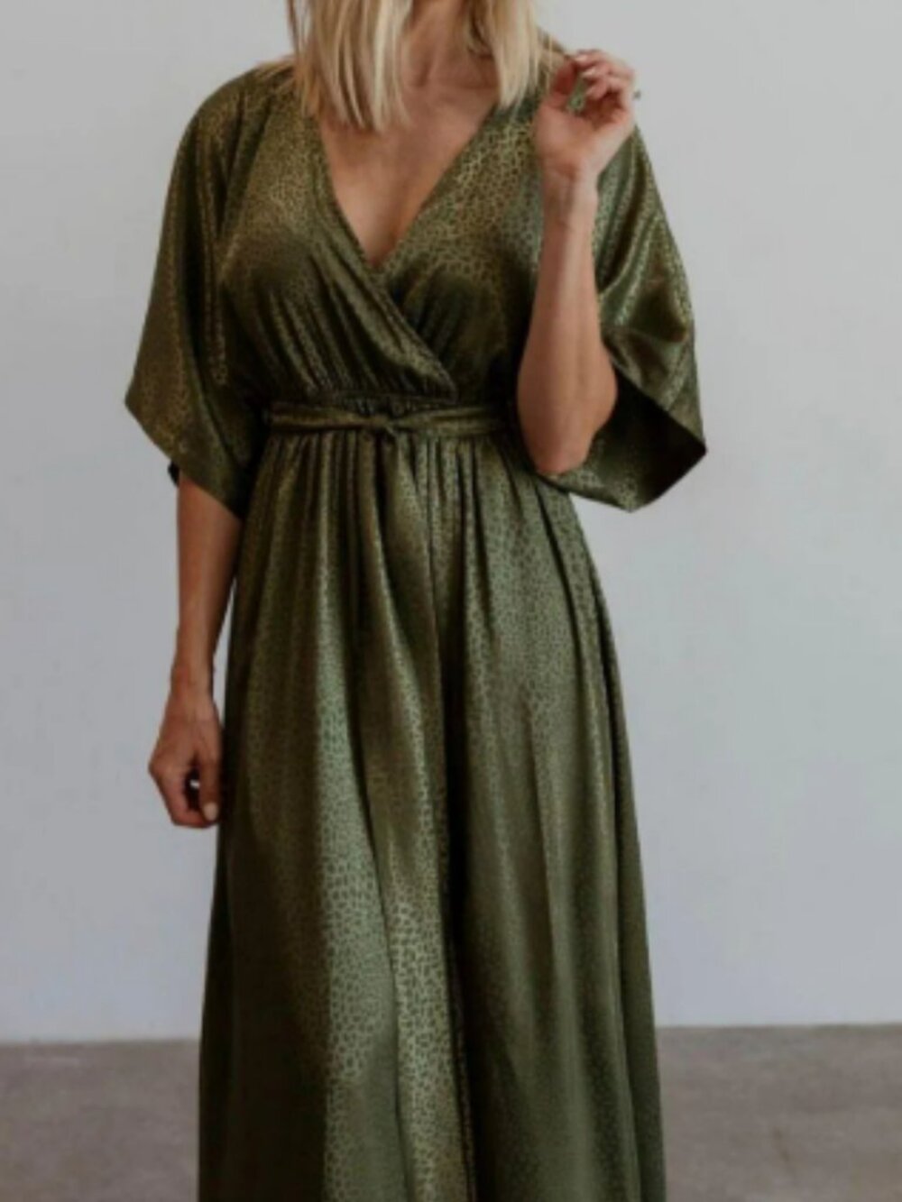 Baltic Born Olive Green Satin Jacquard Maxi Dress – XXXL – Kimono Sleeve - Picture 3 of 5